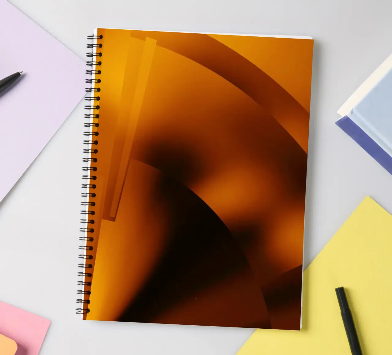 Motivi geometrici astratti in arancione e giallo diario ad anelli da Something for you