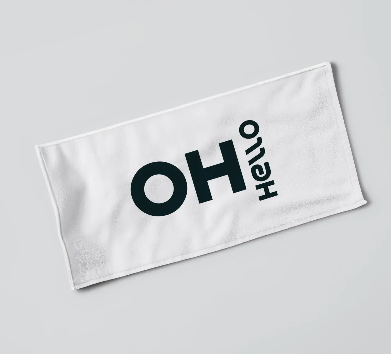 Oh Hello Typographie simple et élégante serviette de bain de YV TYPOGRAPHY