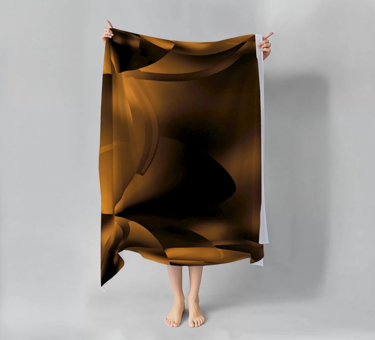 Abstrakte dynamische fraktale Muster in Braun und Schwarz Strandtuch von Something for you