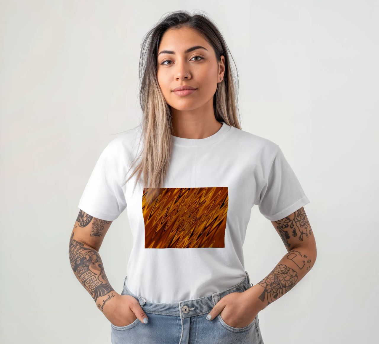 Motif abstrait de vagues dynamiques en orange et rouge t-shirt de Something for you