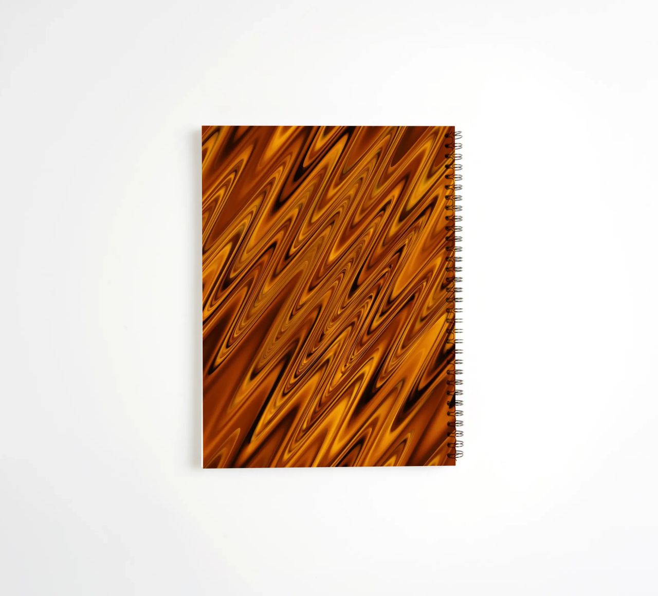 Disegno astratto di onde dinamiche in arancione e rosso diario ad anelli da Something for you