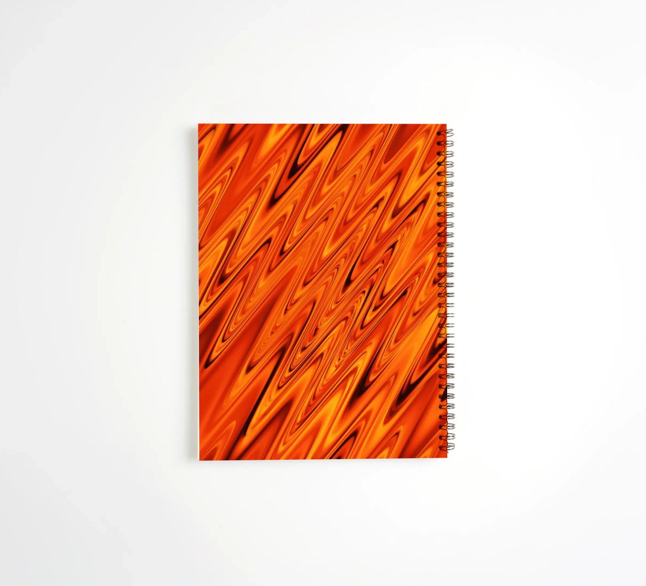 Onde e motivi dinamici astratti in arancione e rosso diario ad anelli da Something for you