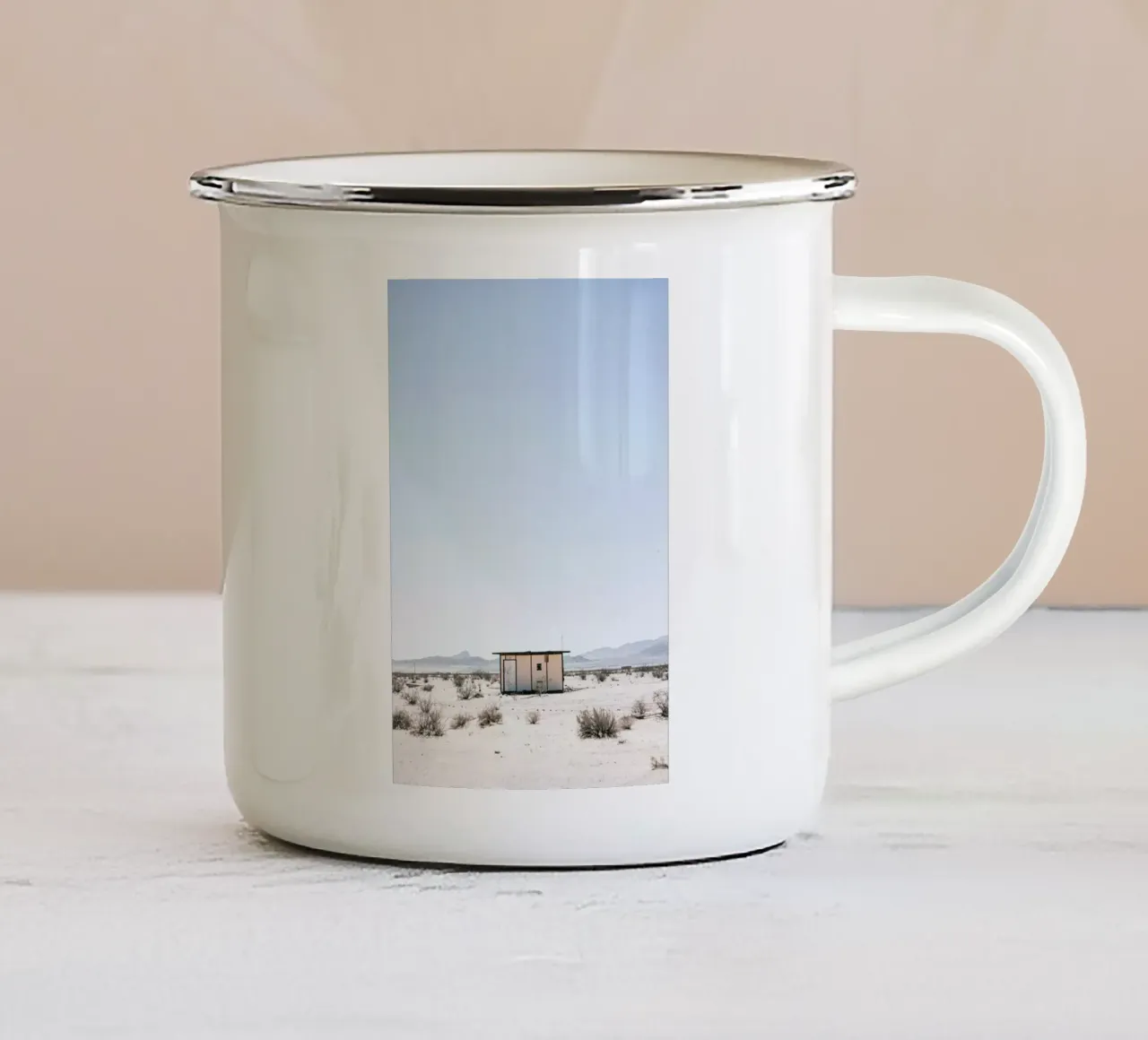 Desert House tazza in smalto da Chris Abatzis