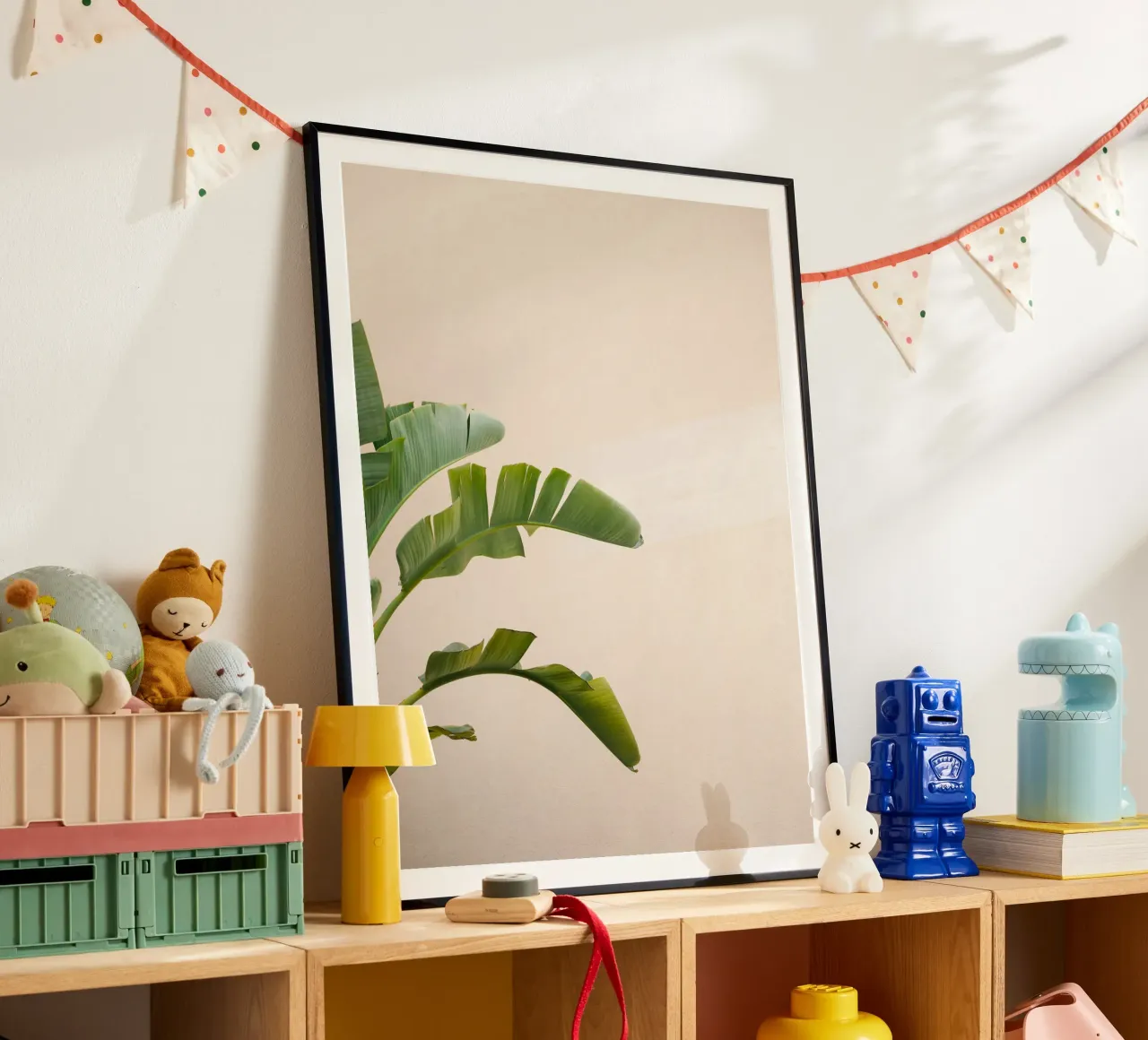 Botanical Elegance - Cannes France Travel Photography poster con telaio in plastica da Raisa Zwart Photography