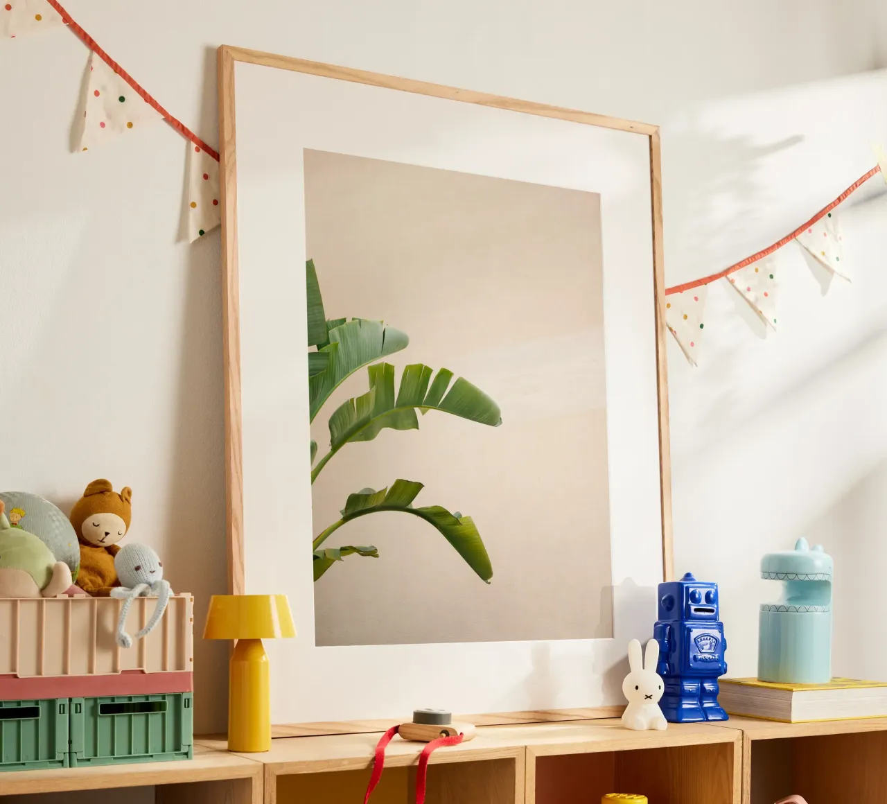 Botanical Elegance - Cannes France Travel Photography poster con telaio in plastica da Raisa Zwart Photography