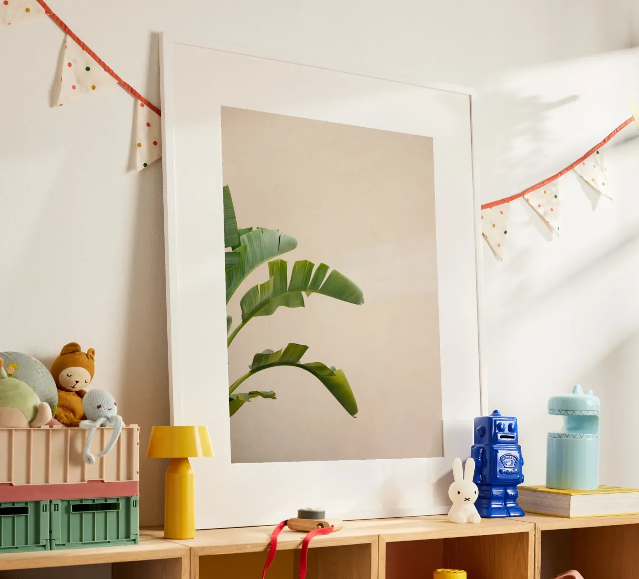 Botanical Elegance - Cannes France Travel Photography poster con telaio in plastica da Raisa Zwart Photography