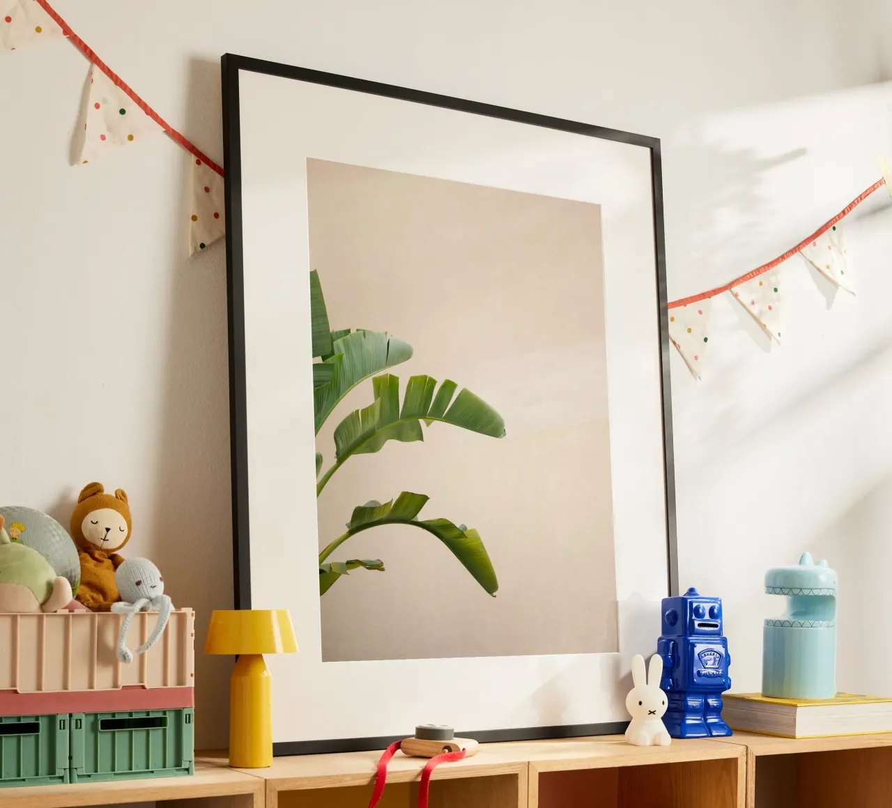 Botanical Elegance - Cannes France Travel Photography poster con telaio in plastica da Raisa Zwart Photography