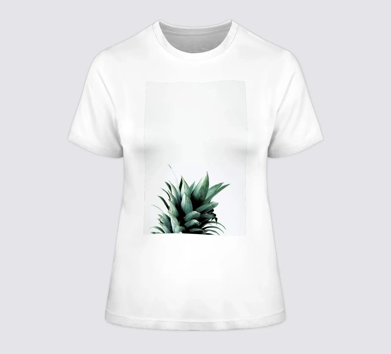 Pineapple Frauen T-Shirt von Chris Abatzis