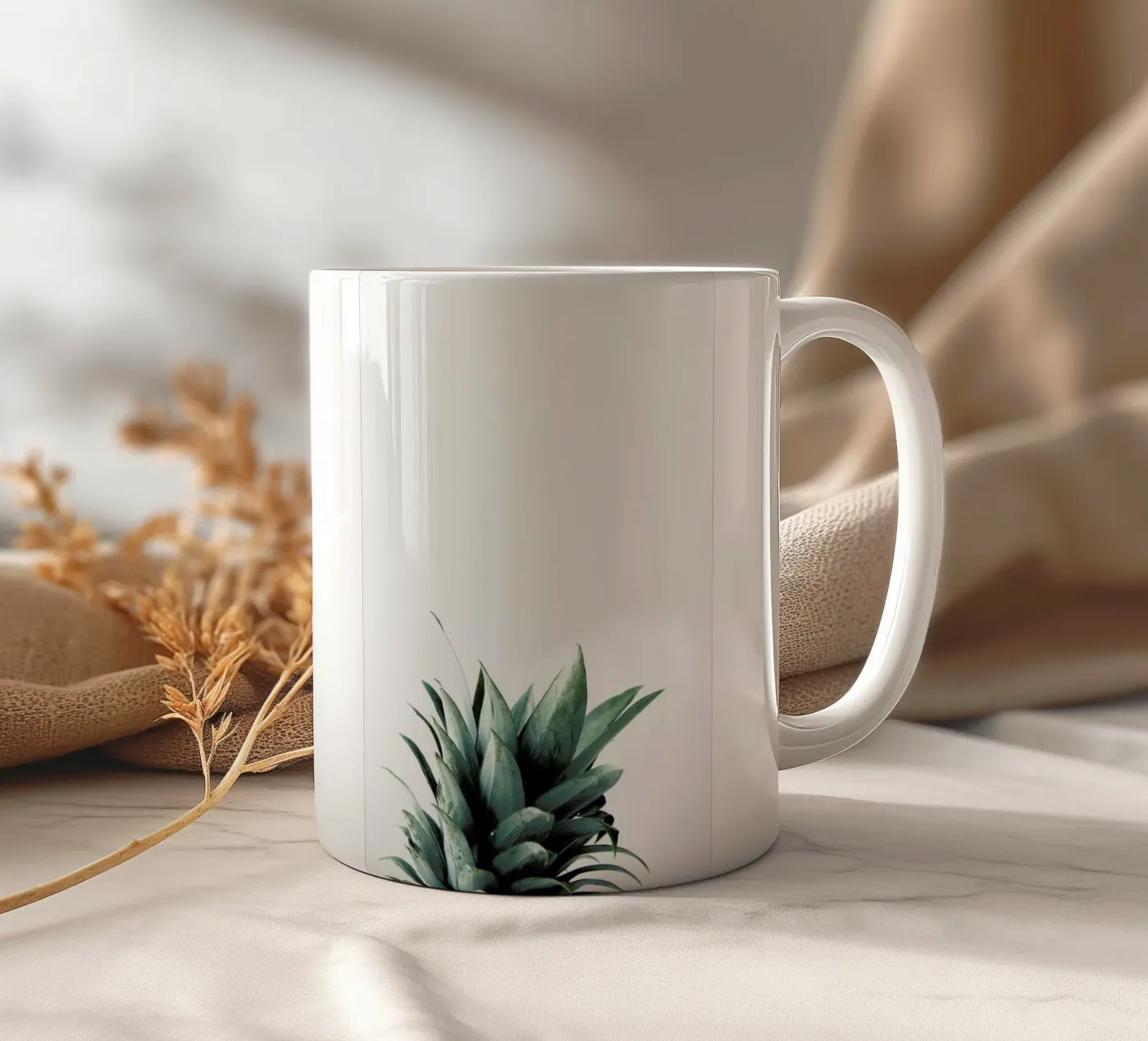 Pineapple Keramik Tasse von Chris Abatzis