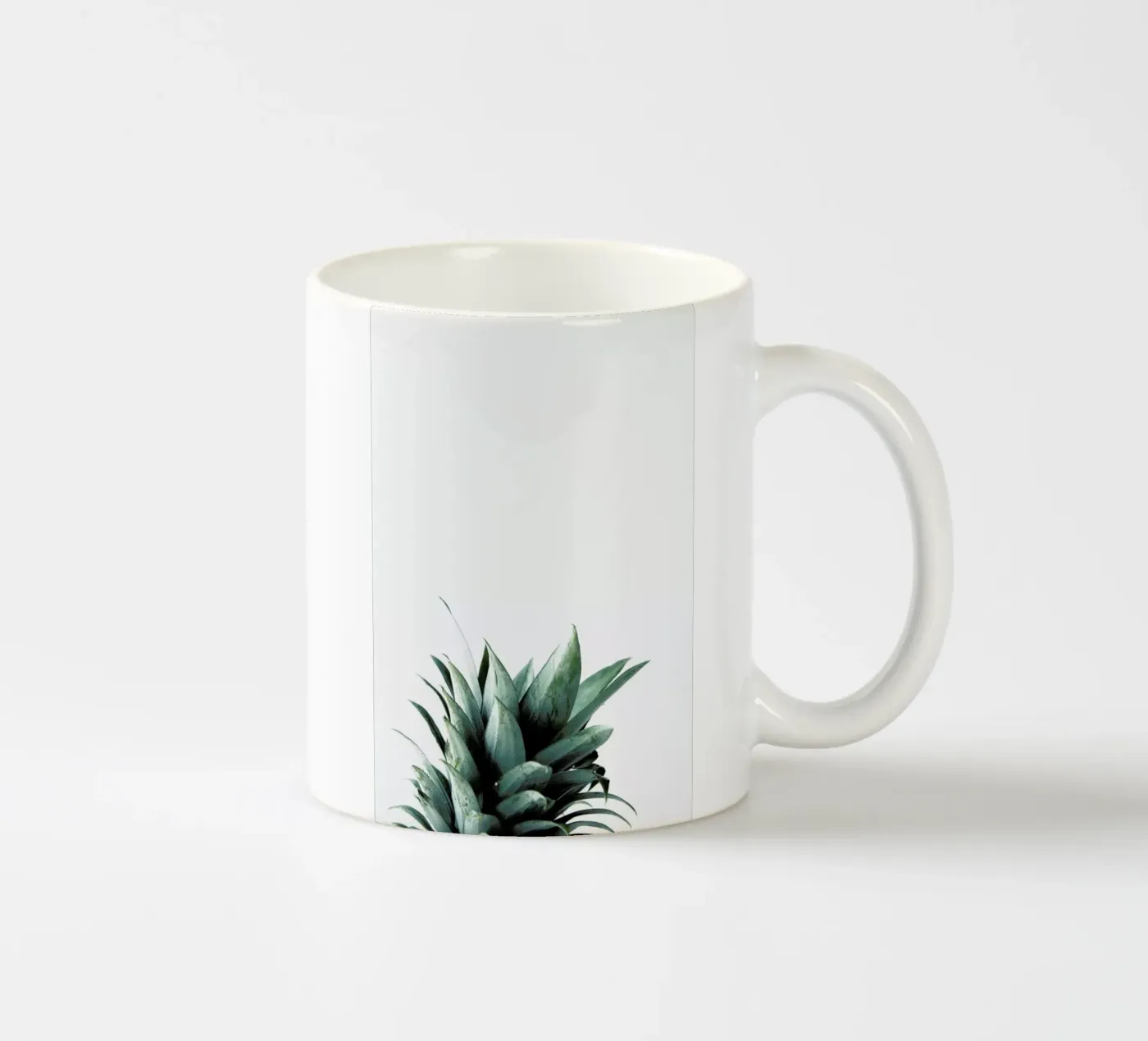 Pineapple Keramik Tasse von Chris Abatzis
