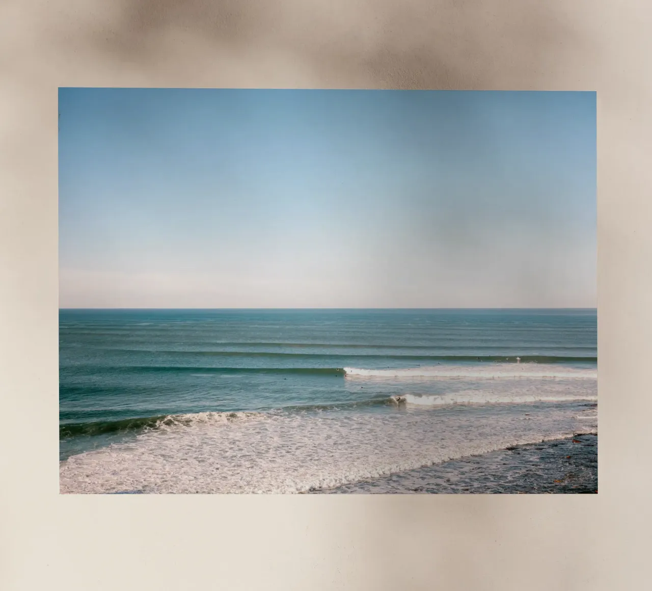 Surf Lines in Ericeira - Travel Photography pellicola backlit da Raisa Zwart Photography