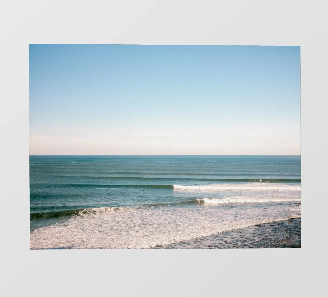 Surf Lines in Ericeira - Travel Photography pellicola backlit da Raisa Zwart Photography