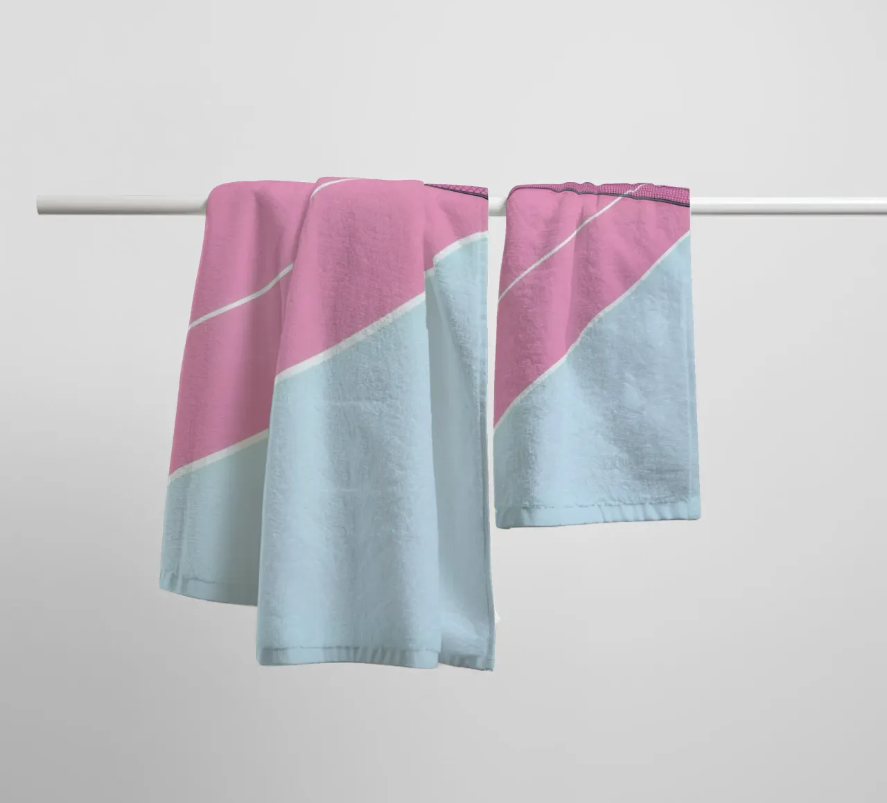 Pink Court - Net asciugamano da bagno da Chris Abatzis