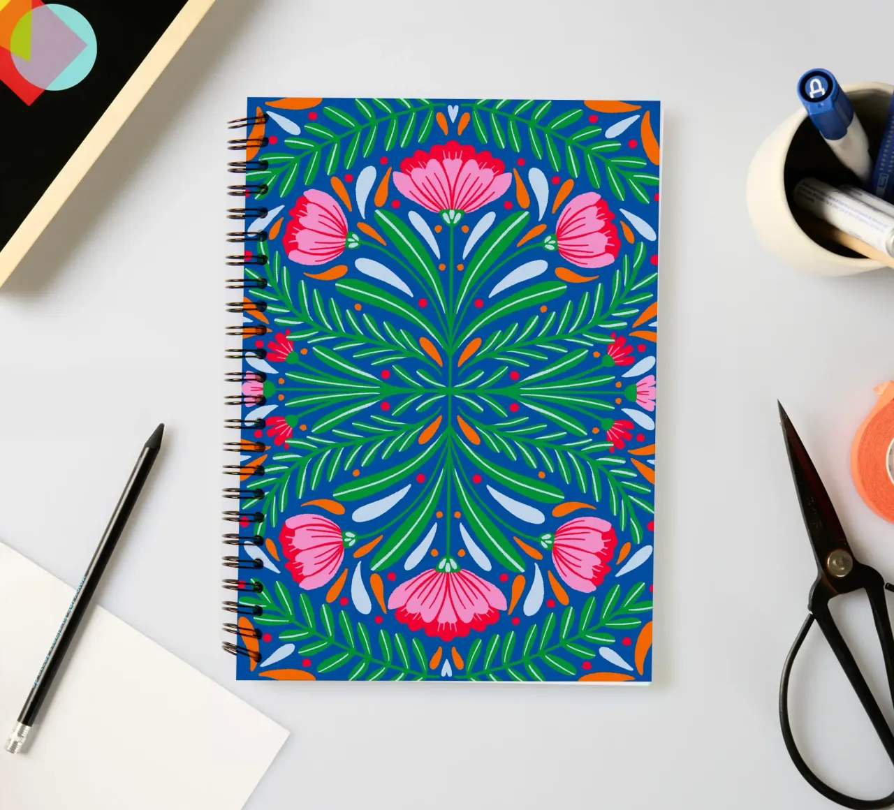 Fleurs symétriques et audacieuses carnet à spirale de Wackapacka
