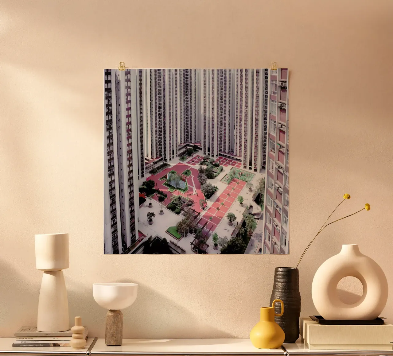 Hong Kong Buildings Courtyard carta hahnemühle da Julian Wolkenstein