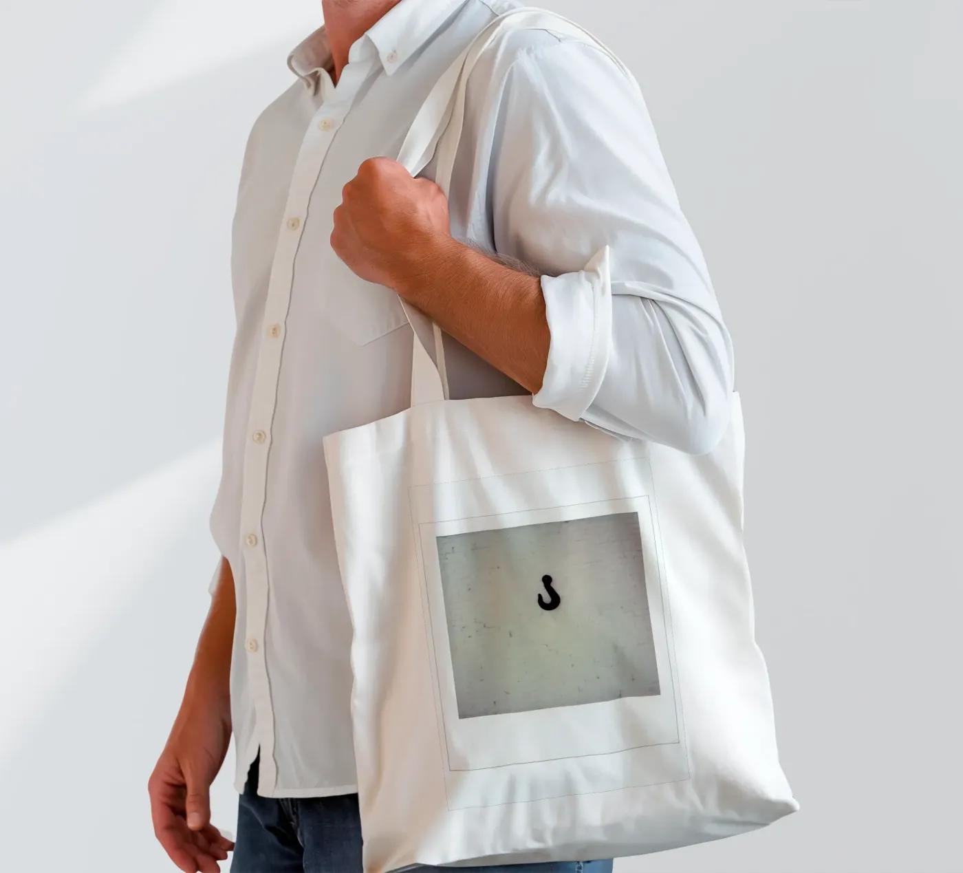 Hook tote bag by Lou Garoup