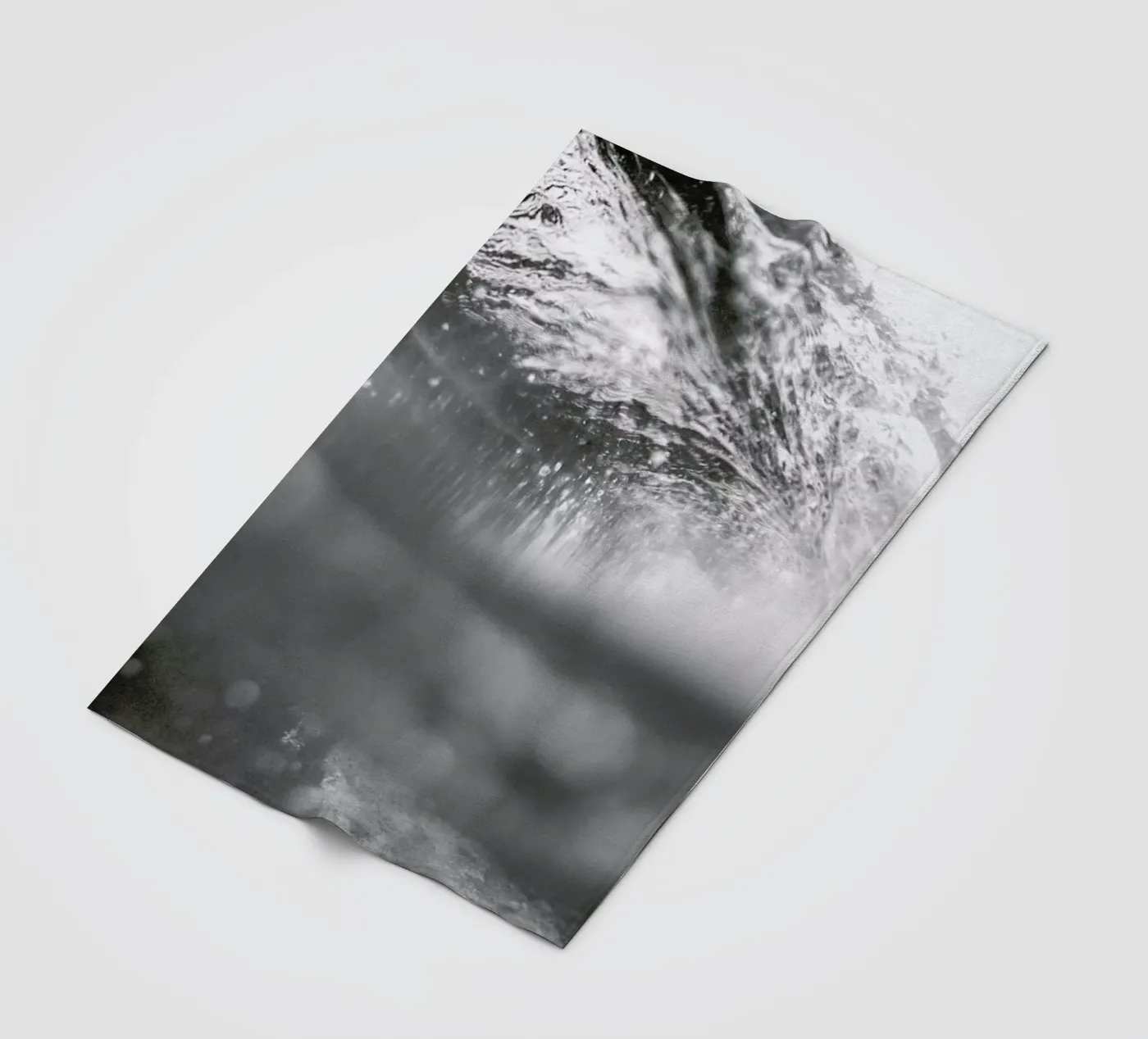 Beneath the surface Fleecedecke von Shot By Clint