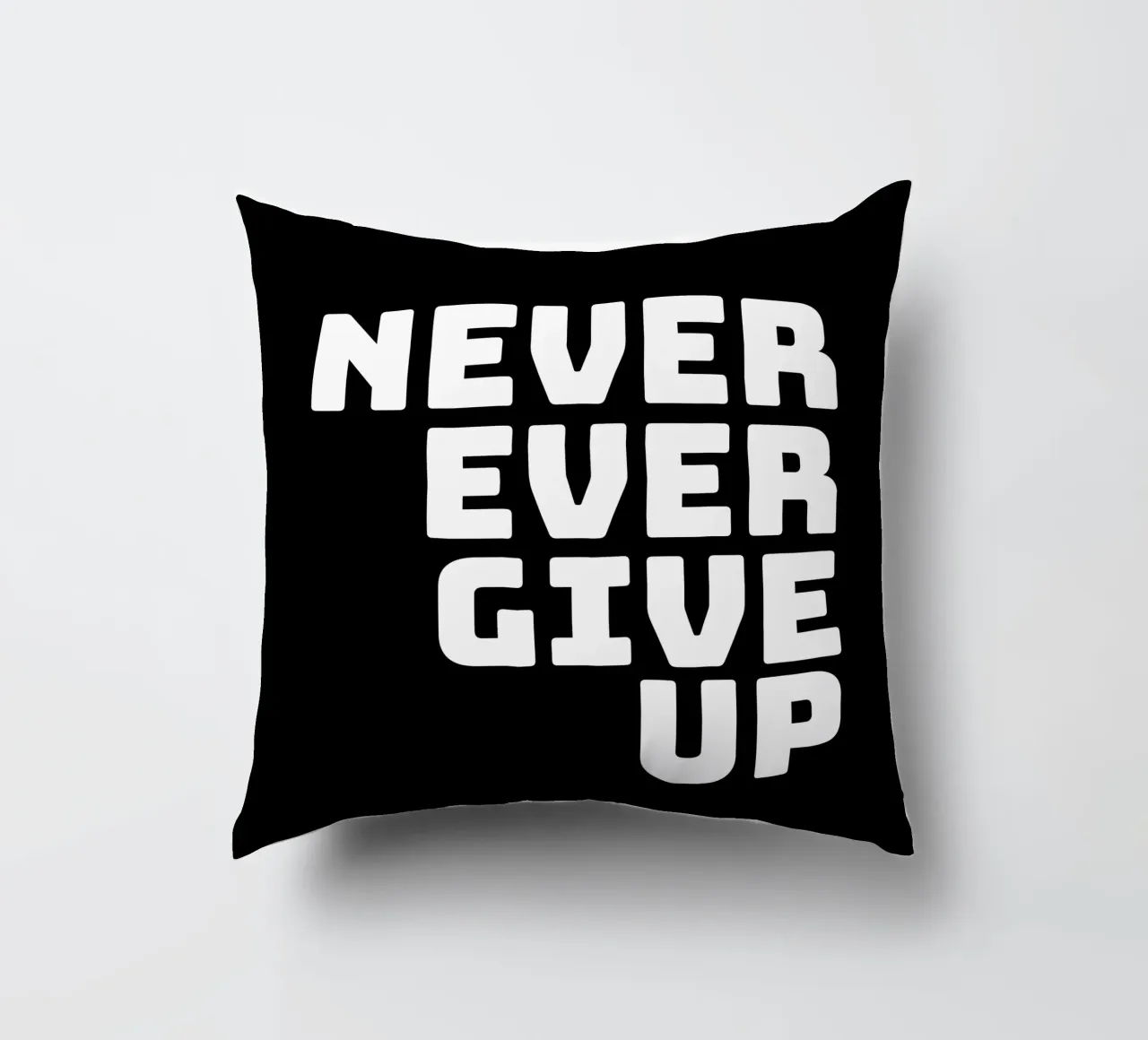 Never ever give up cuscino da happieeagle