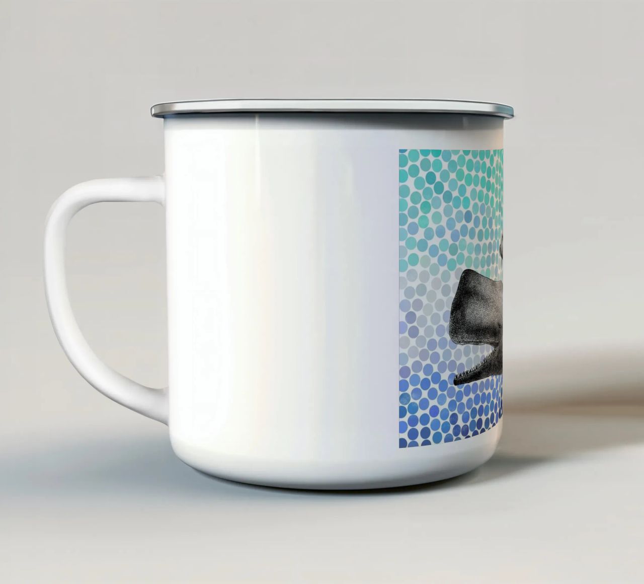 Whale and Fish tazza in smalto da Eric Fan