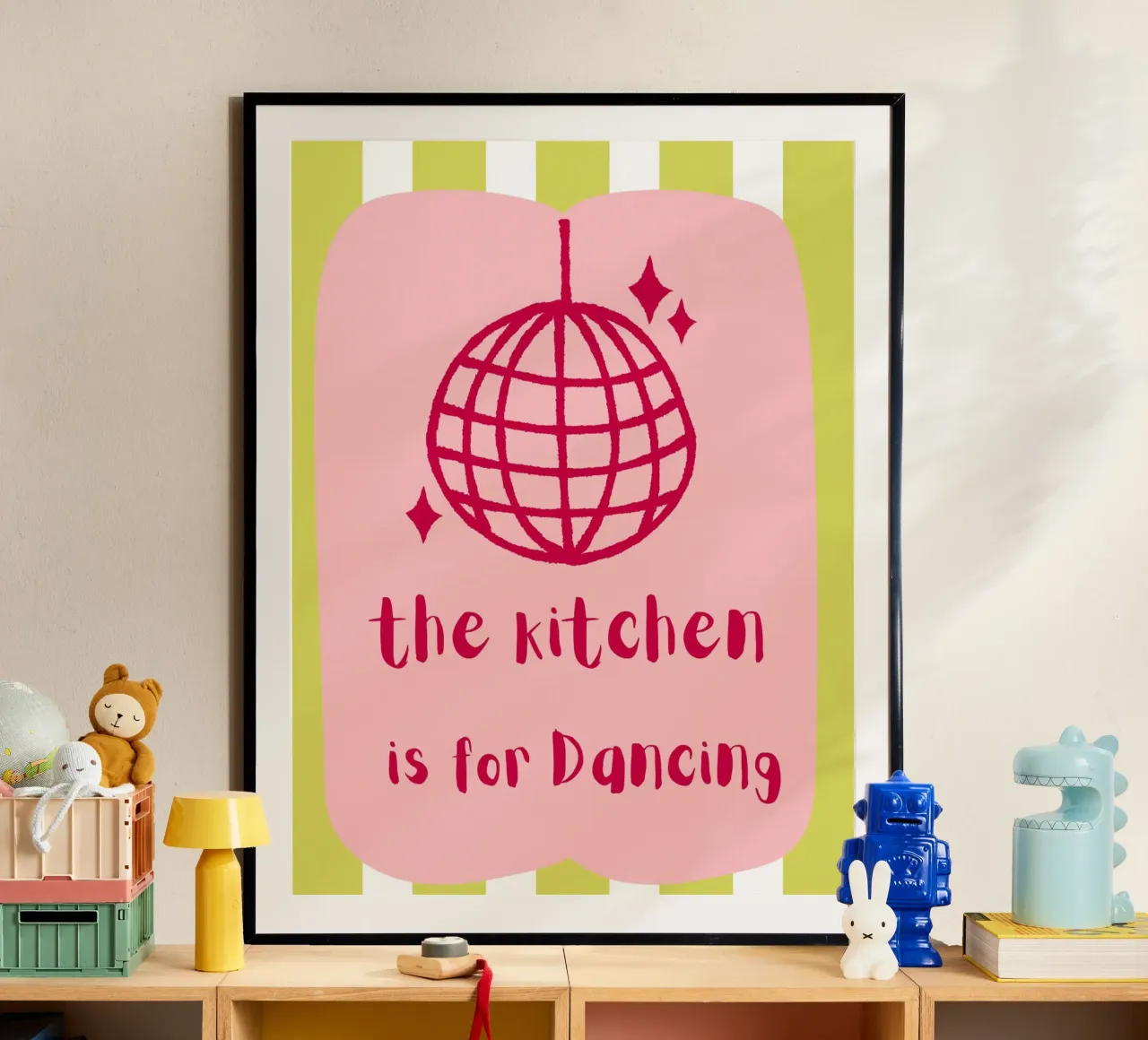 the kitchen is for Dancing poster con telaio in alluminio da ramosashop