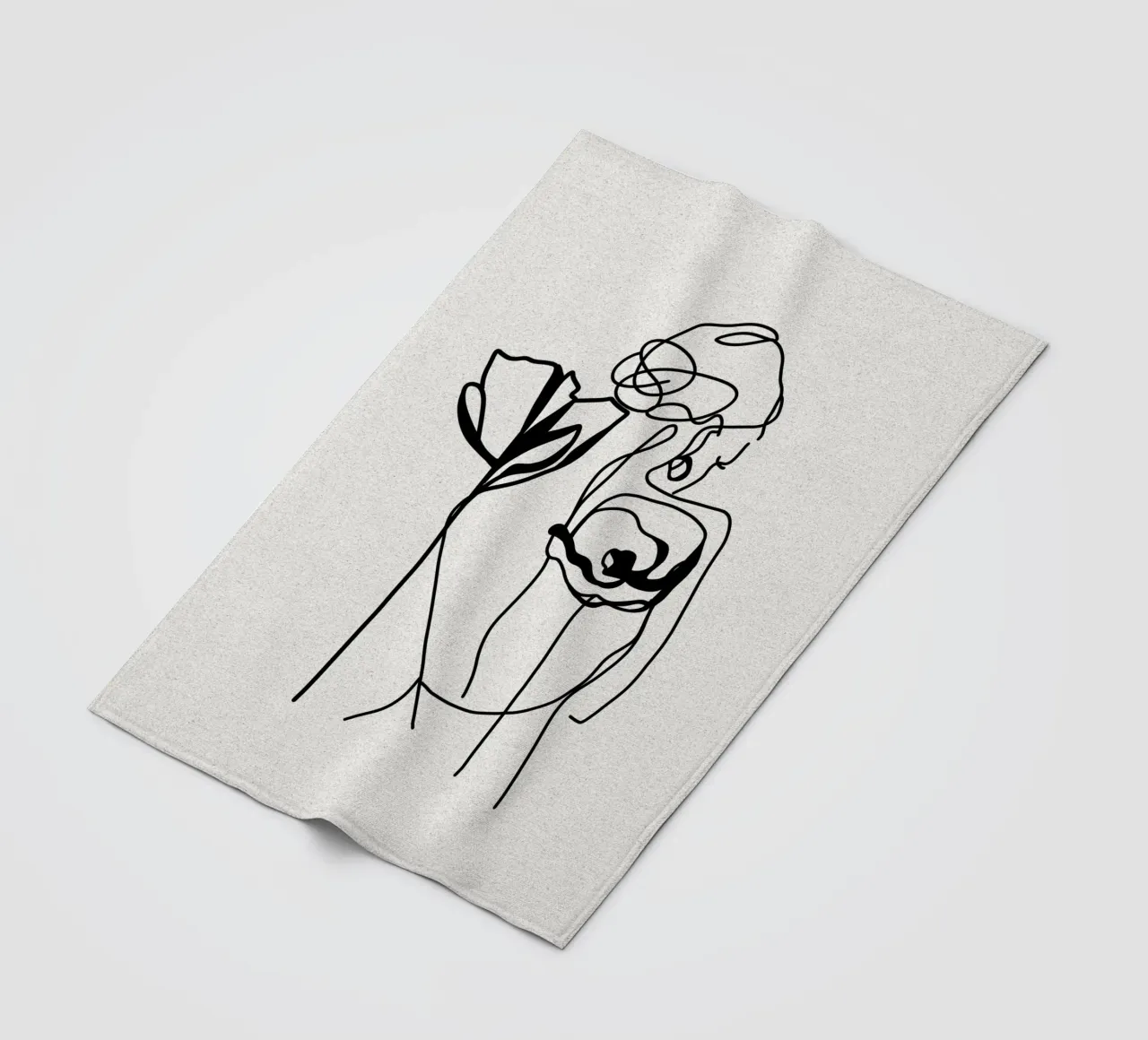 Donna con due fiori coperta in pile da ArtDesign by KBK