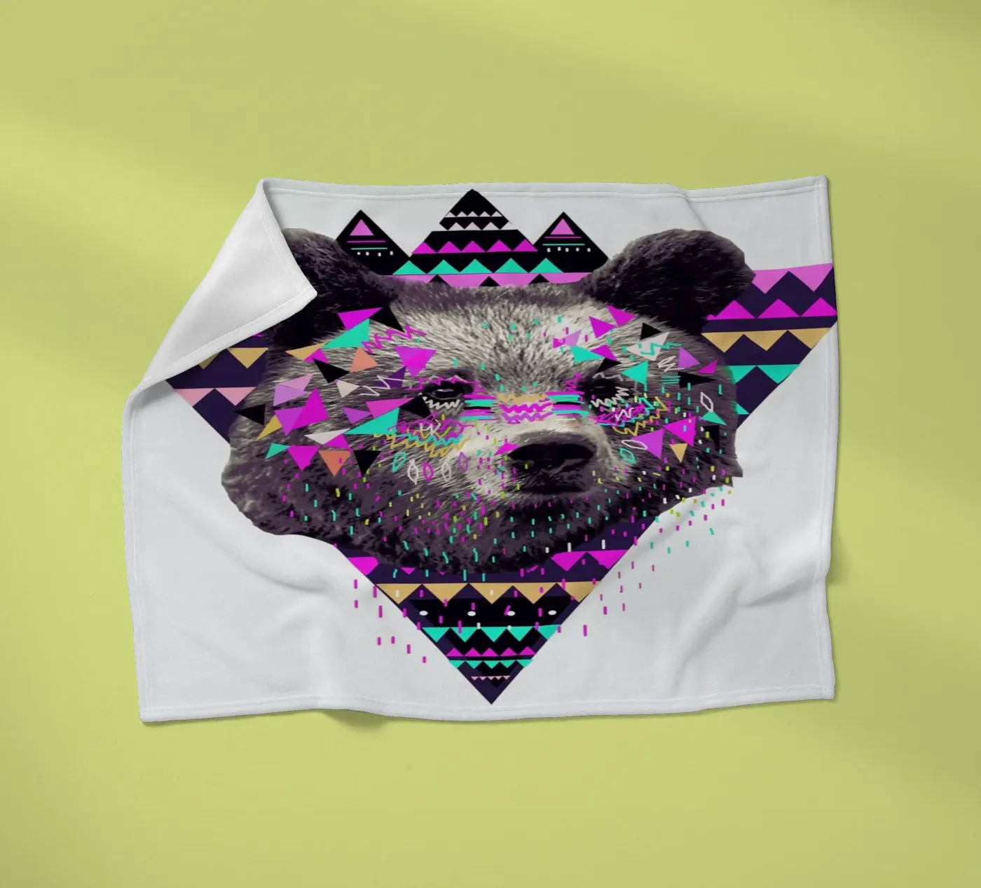 Piniata Bear fleecedeken van Kris Tate
