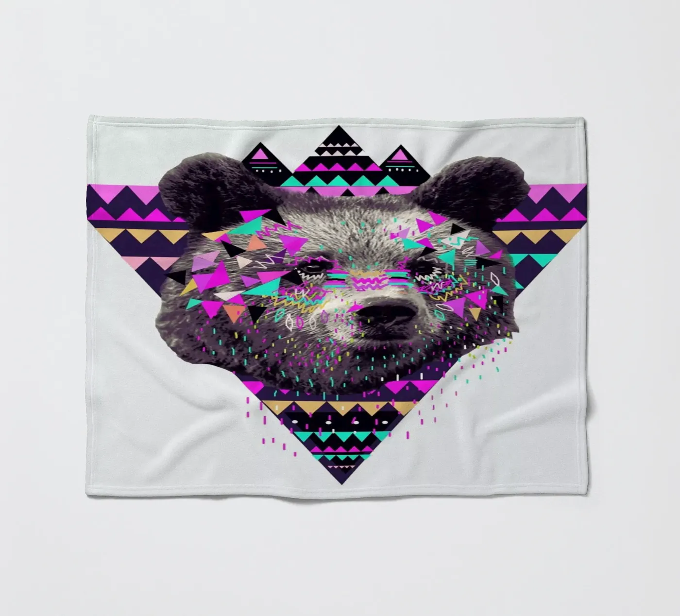 Piniata Bear fleecedeken van Kris Tate