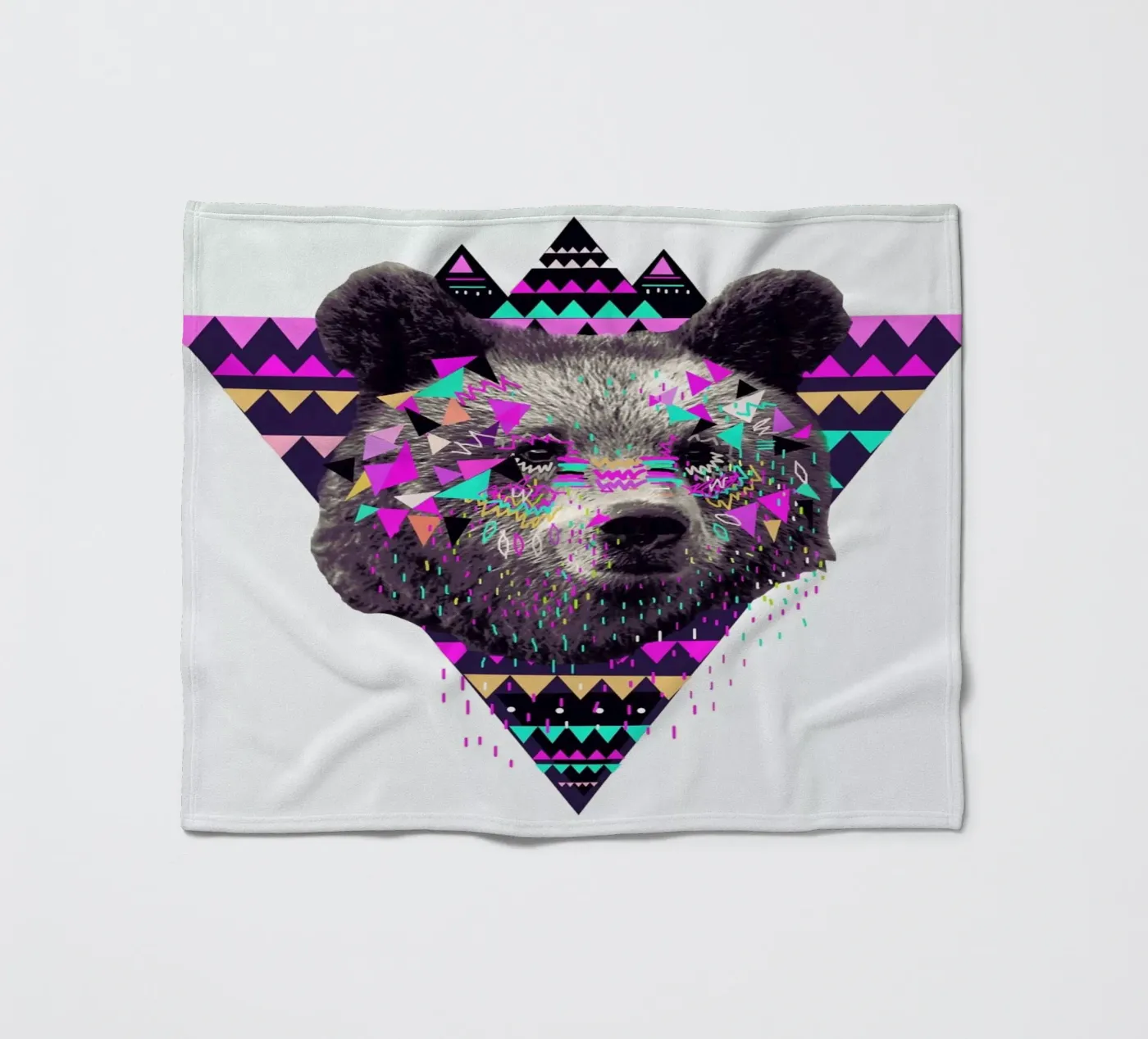 Piniata Bear fleecedeken van Kris Tate