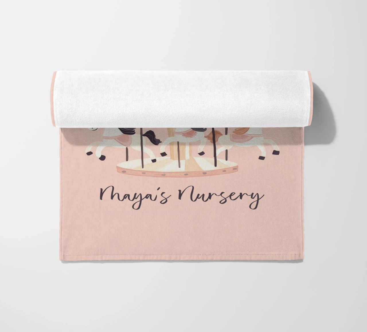 Personalisiertes Geschenk, Custom Nursery Art, Custom Name Print Strandtuch von Little Lola