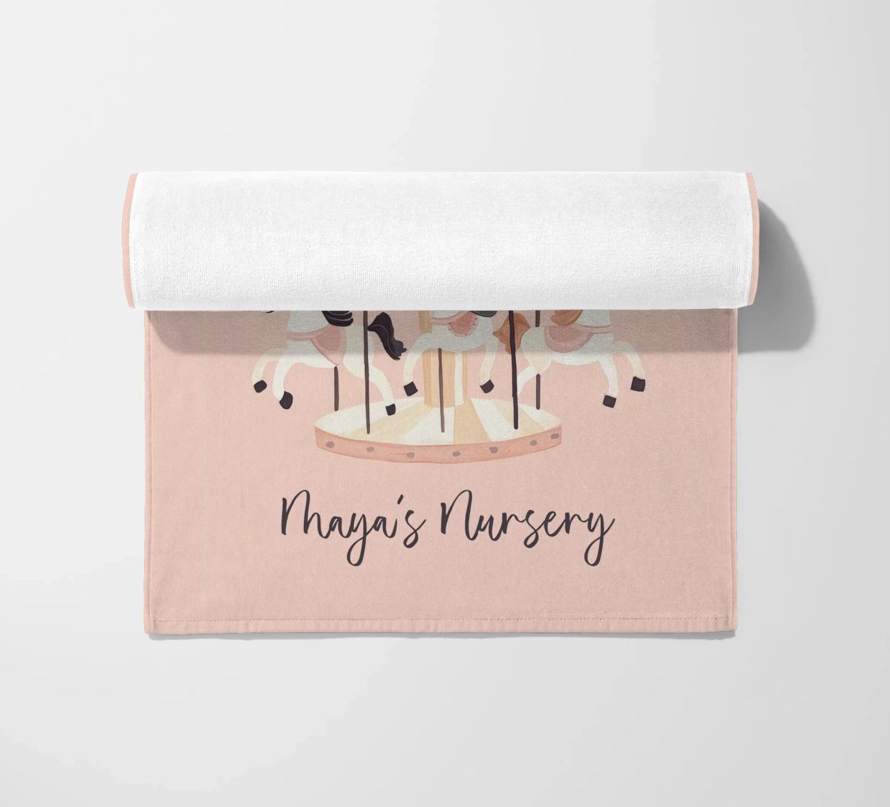 Personalisiertes Geschenk, Custom Nursery Art, Custom Name Print Strandtuch von Little Lola