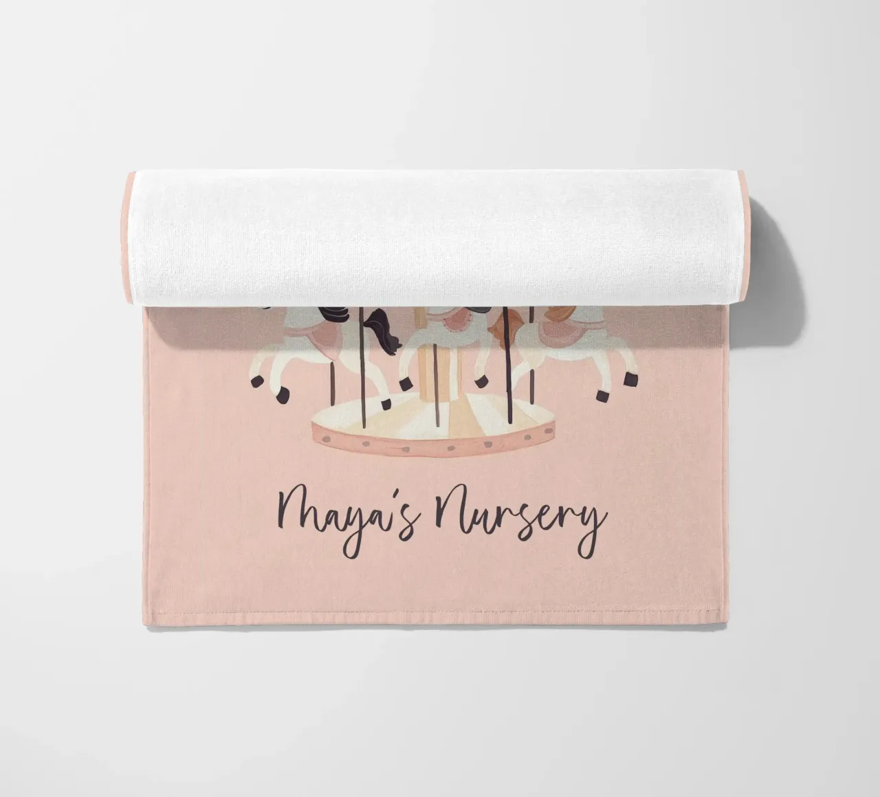 Gepersonaliseerd cadeau, Custom Nursery Art, aangepaste naam afdruk strandhanddoek van Little Lola