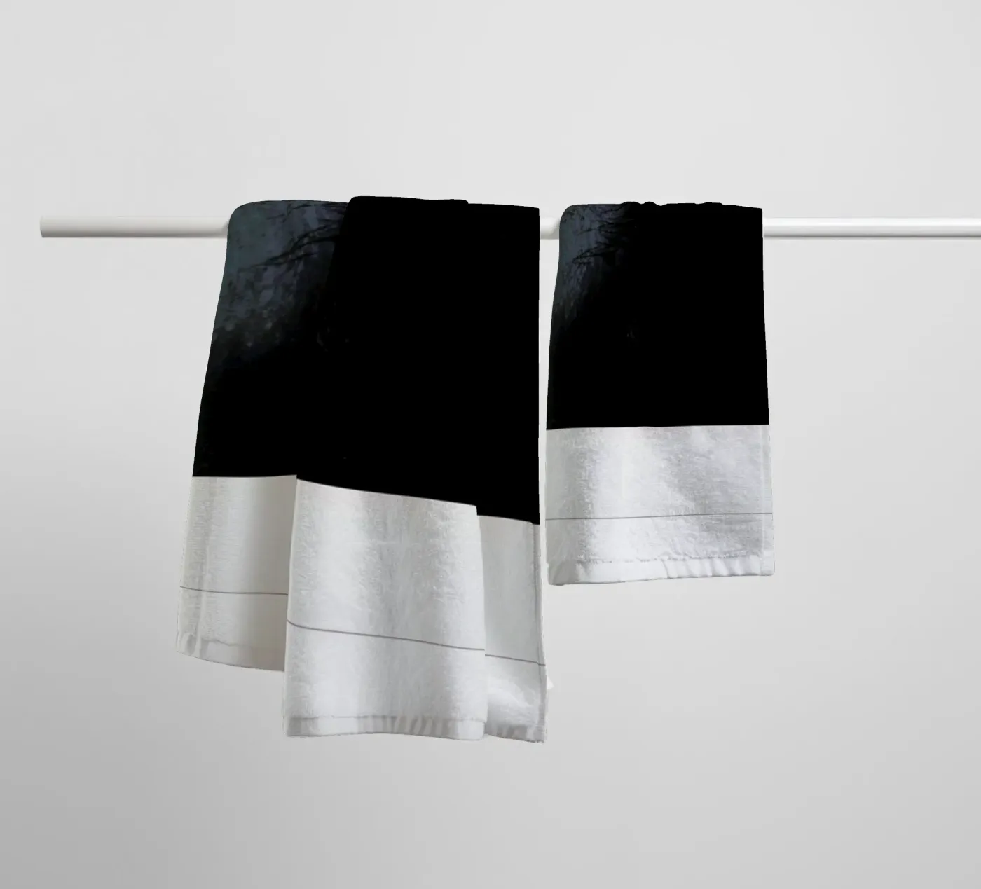 Eye dark towel by Lou Garoup