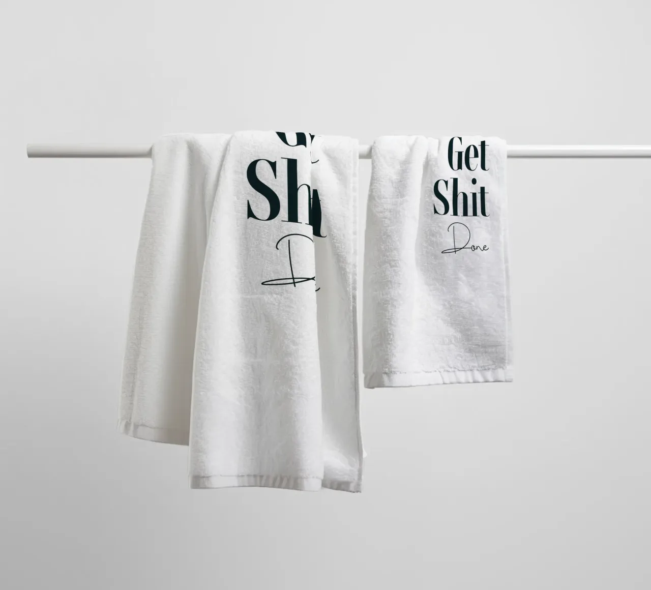 Get Shit Done Tipografia moderna e minimalista asciugamano da bagno da YV TYPOGRAPHY