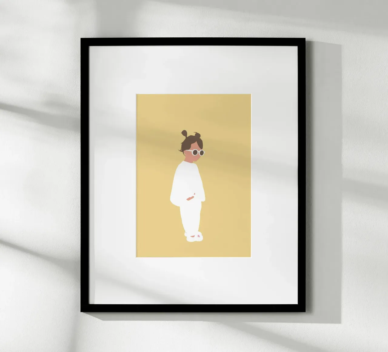 LOLA - Ragazza con occhiali da sole illustrazione minimalista poster con telaio in alluminio da Tine Taler