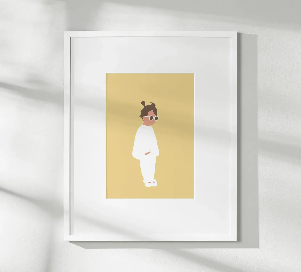 LOLA - Ragazza con occhiali da sole illustrazione minimalista poster con telaio in alluminio da Tine Taler