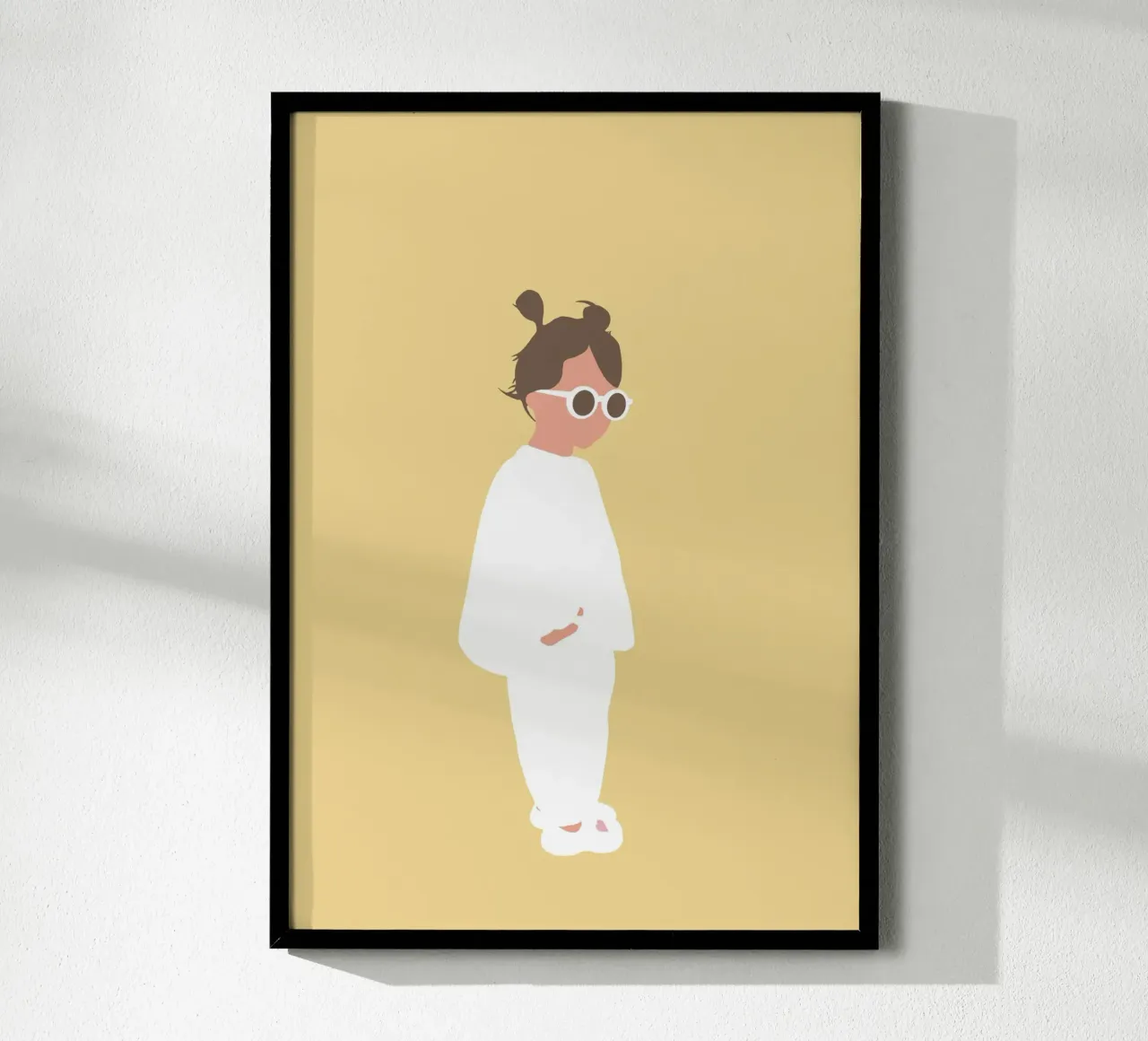 LOLA - Ragazza con occhiali da sole illustrazione minimalista poster con telaio in alluminio da Tine Taler
