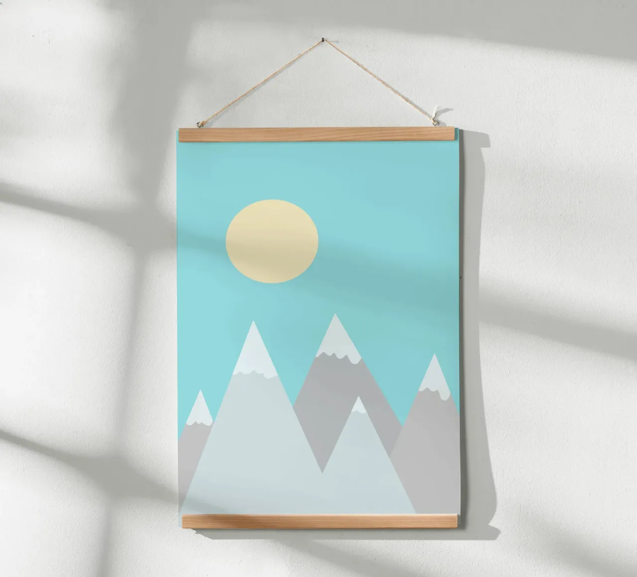 Montagne innevate sotto il sole poster con telaio in plastica da Tine Taler