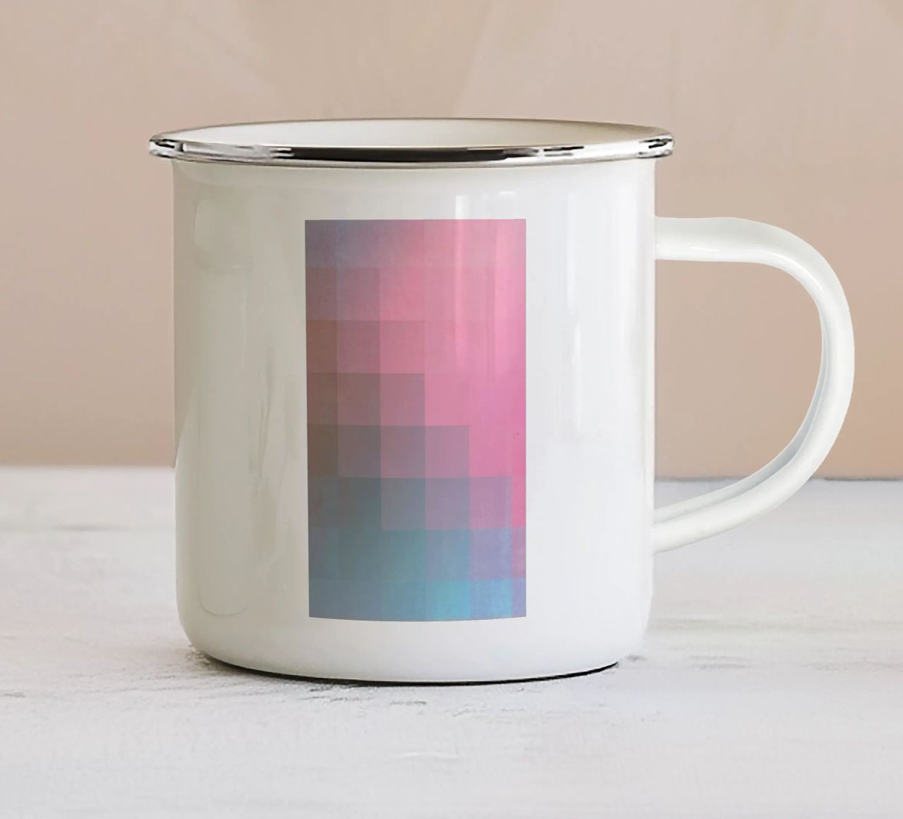 Girly Pixel Surface tazza in smalto da Danny Ivan