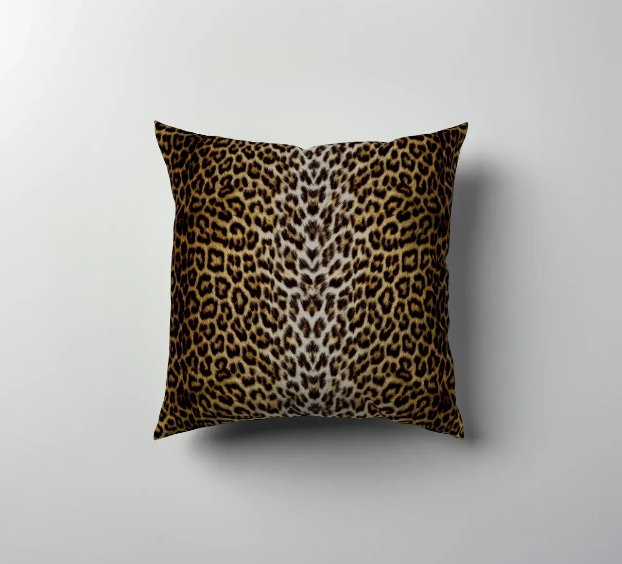 Realistic Animal Print cuscino da anisillustration