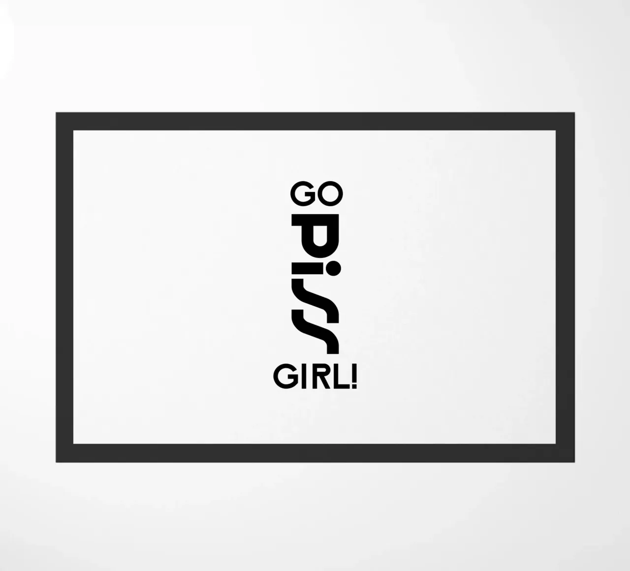 Go Piss Girl Semplice tipografia moderna e minimalista zerbino da YV TYPOGRAPHY