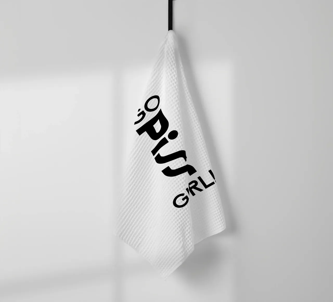 Go Piss Girl Semplice tipografia moderna e minimalista canovaccio da cucina da YV TYPOGRAPHY
