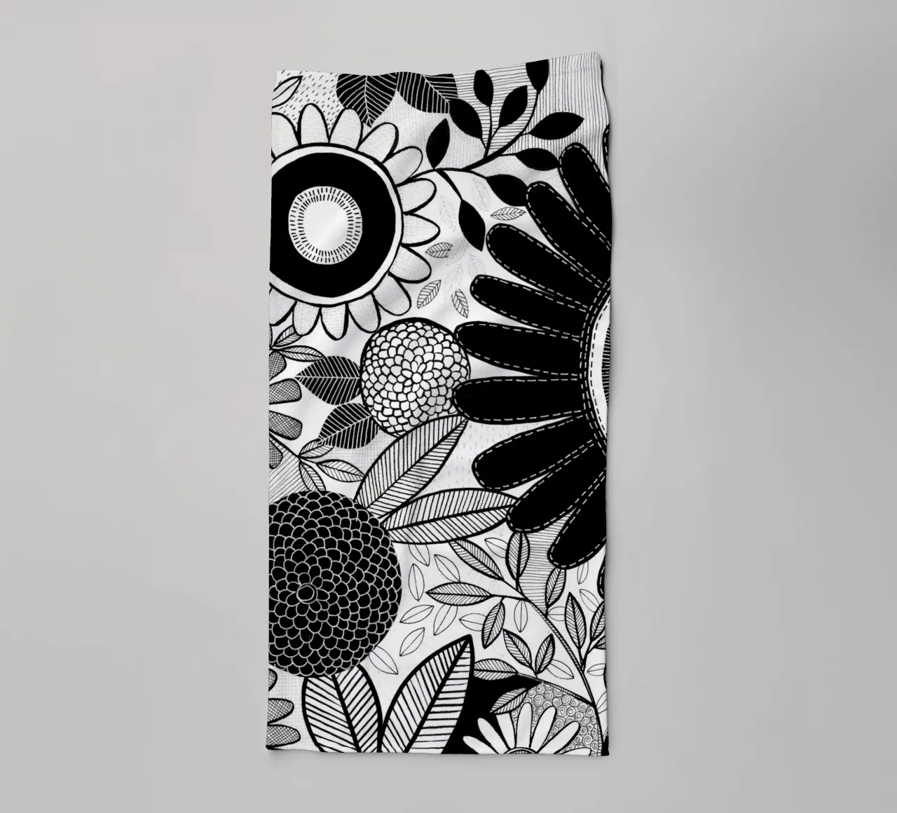 Susan Black - Giardino botanico bianco nero asciugamano da bagno da The Artcircle