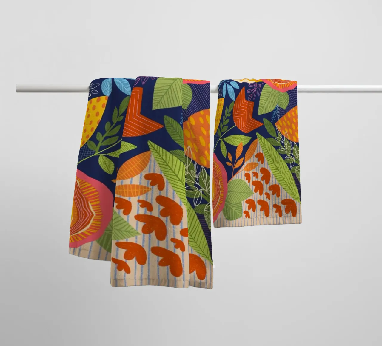 Susan Black - Botanica multicolore asciugamano da bagno da The Artcircle