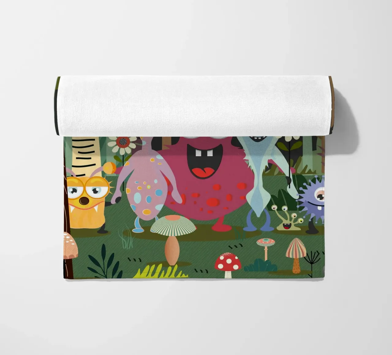 Un groupe de monstres joyeux dans une forêt enchantée serviette de plage de namosh