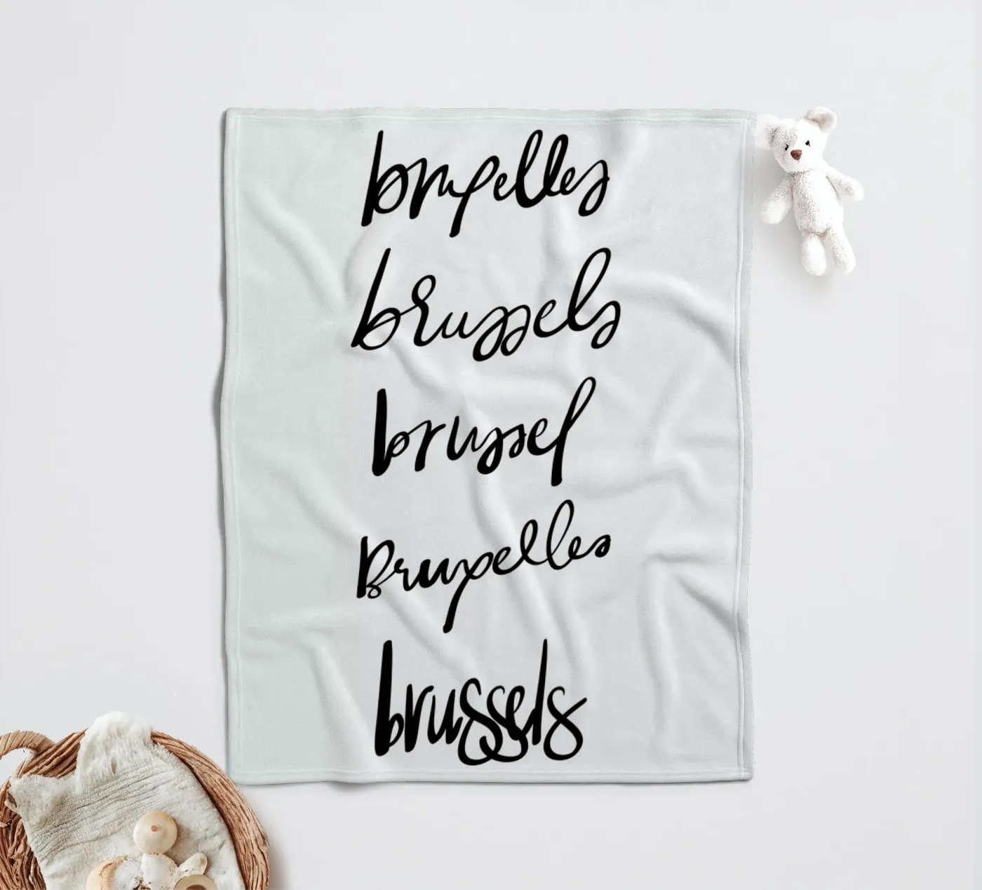 Brussels coperta in pile da Kristen Polsinelli