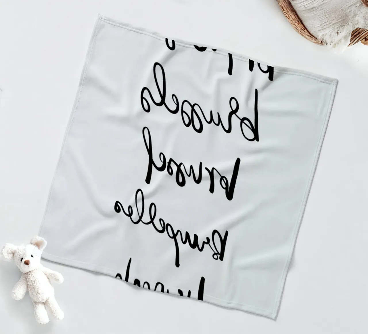 Brussels Fleecedecke von Kristen Polsinelli