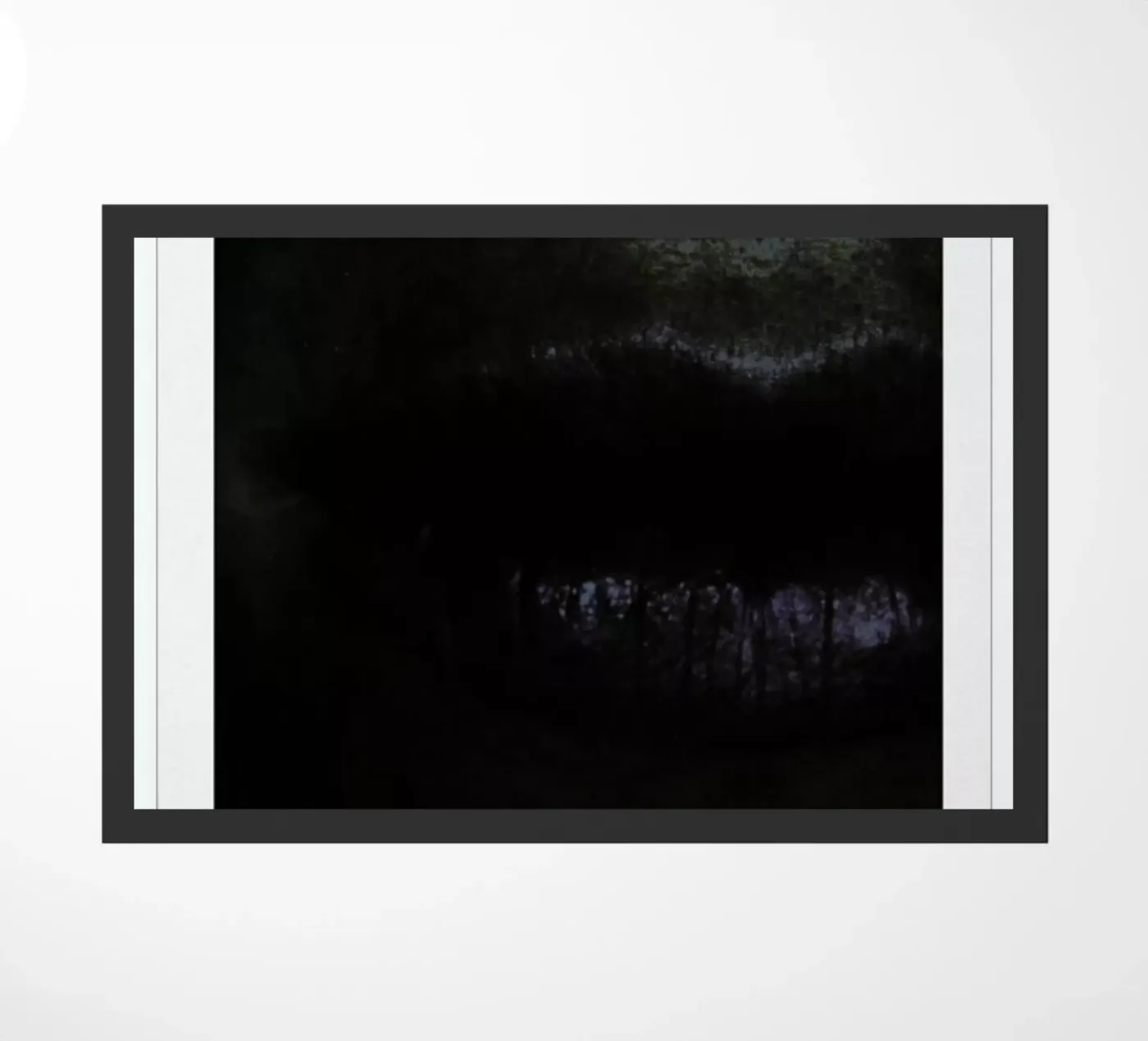 Lips dark doormat by Lou Garoup