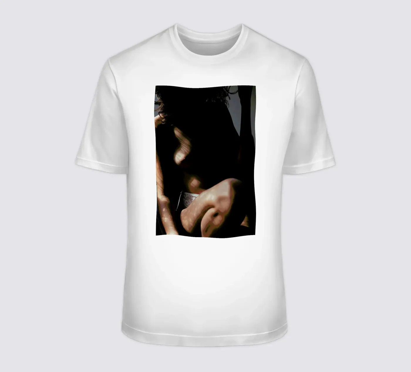 Sinopia t-shirt van Matevž Kosterov