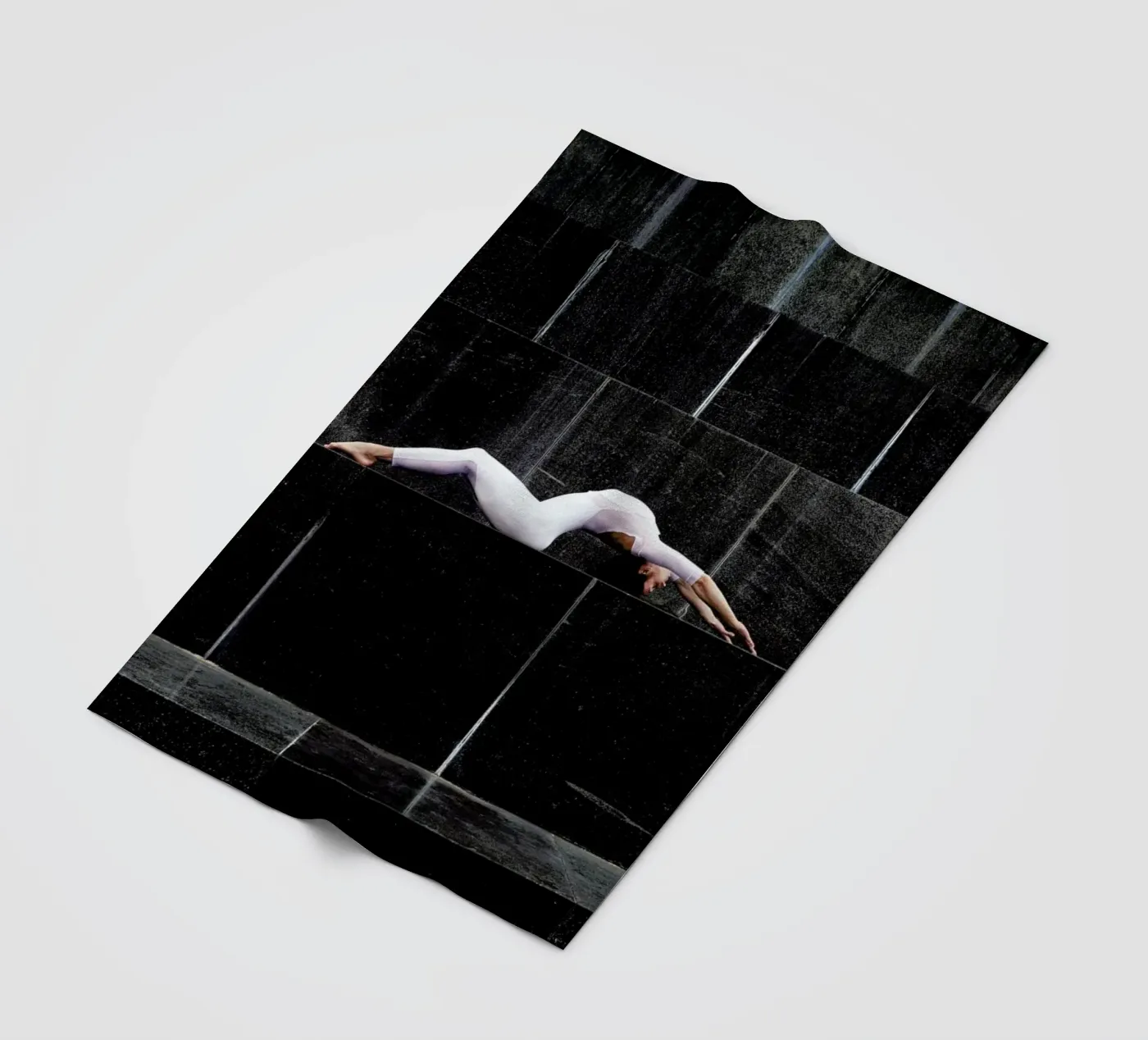 Belgrade #2 Fleecedecke von The Urban Yoga