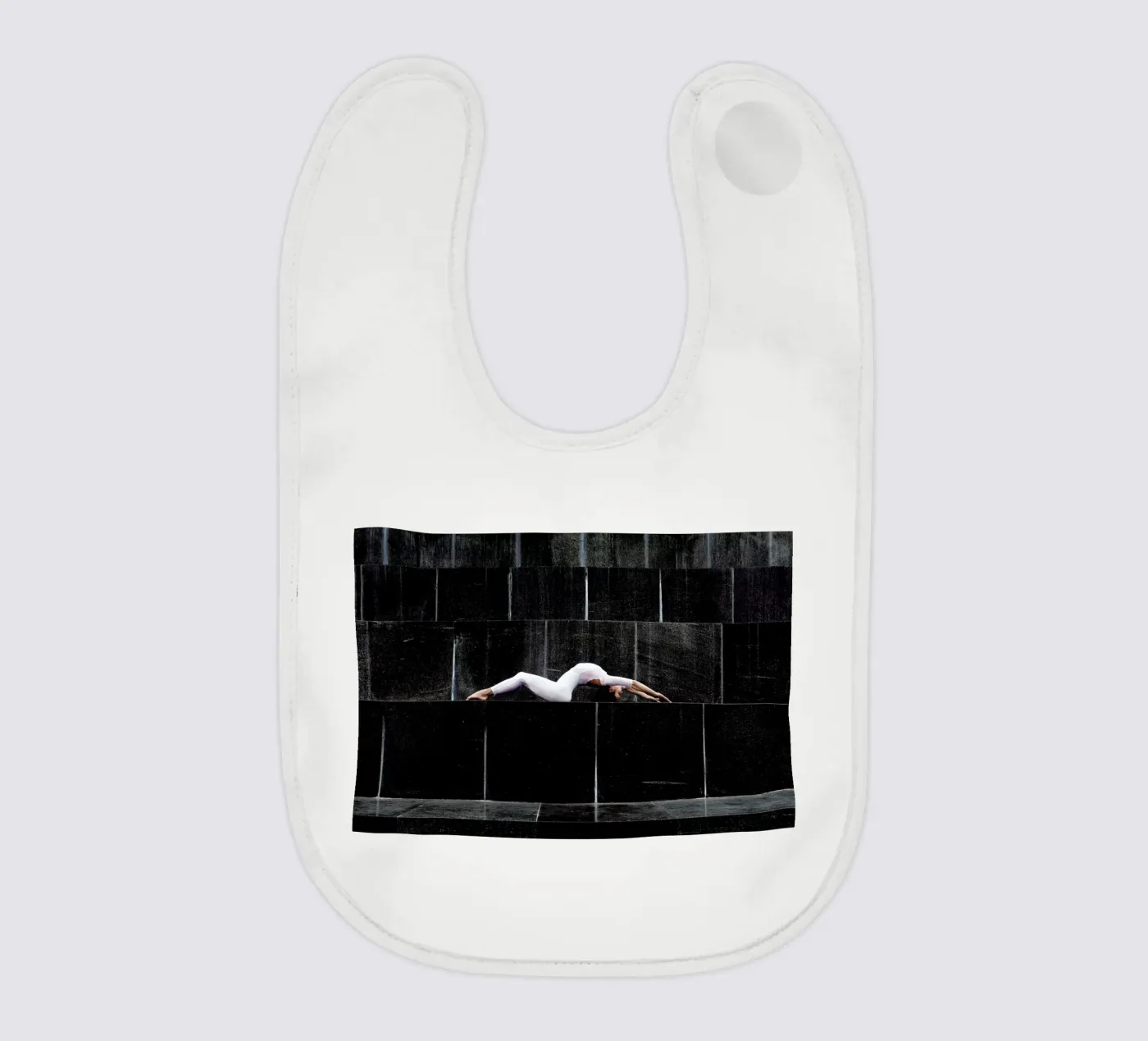 Belgrade #2 Babylätzchen von The Urban Yoga